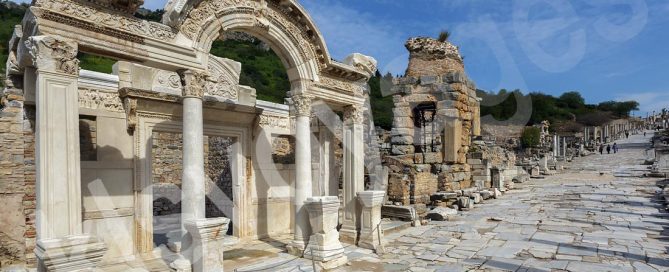 wycieczka fakultatywna z bodrum do efez świątynia Hadriana i droga kuretów